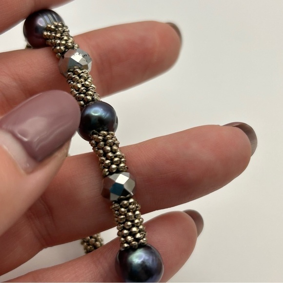 Gray Circled Baroque Pearl Stretch Bracelet with Silver Tone Sun Good Luck Charm - Picture 9 of 10